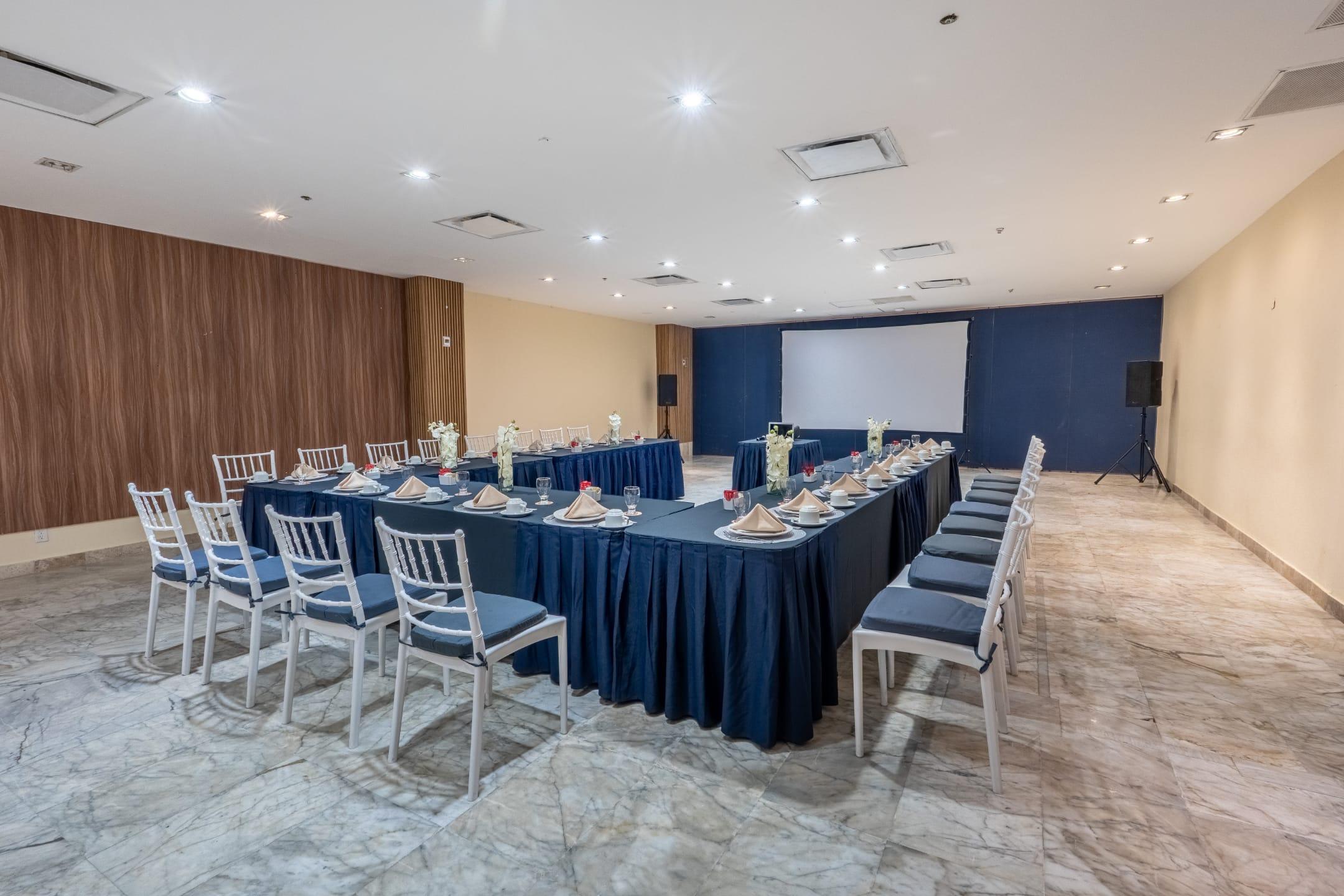 Salón Mar Herradura montado para un evento de grupo
